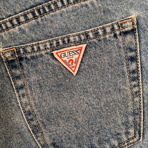 GUESS Y2K Vintage 1.5” Inseam Frayed Jean Shorts Size 30 - Picture 10 of 16